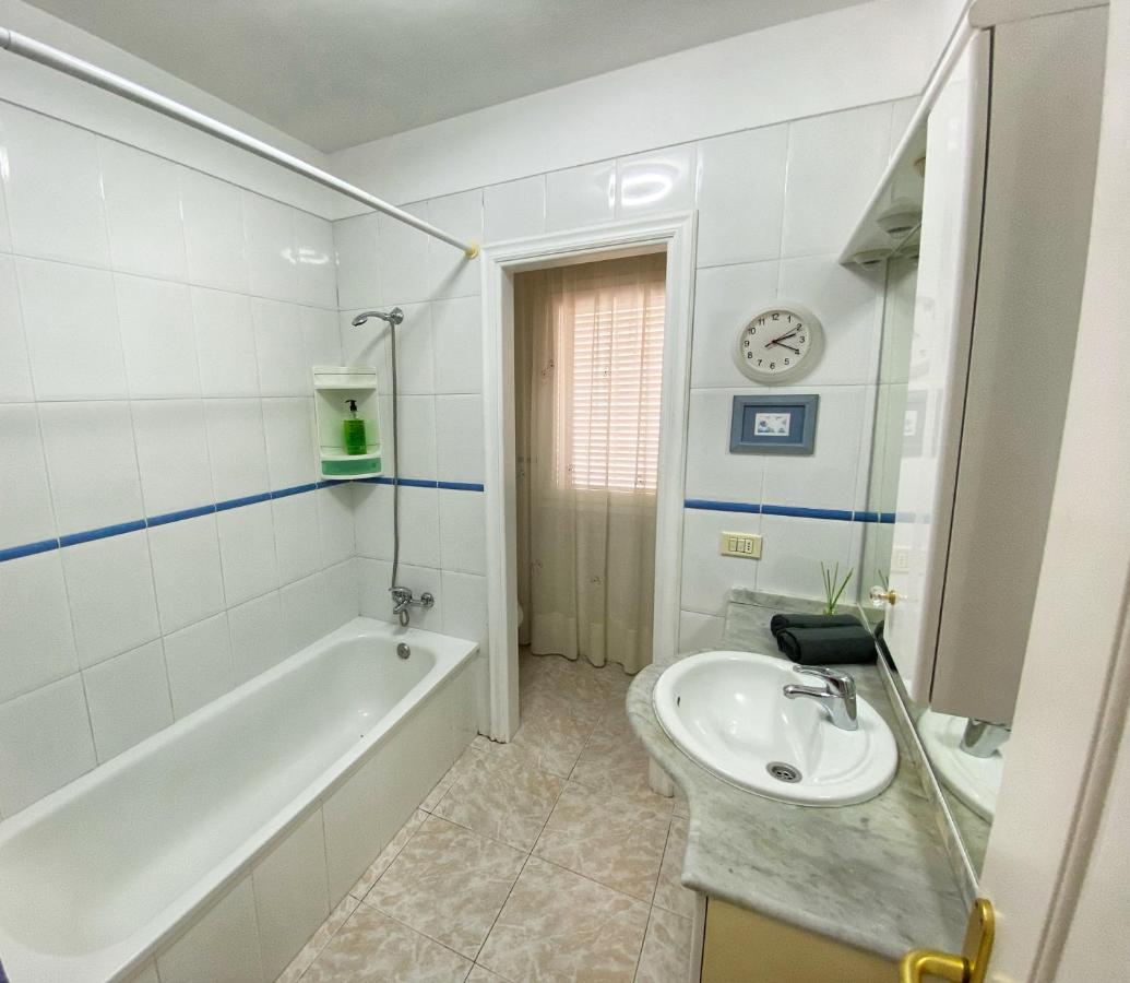 Hugo'S Holiday Apartment In Costa Del Silencio Arona  Exterior photo